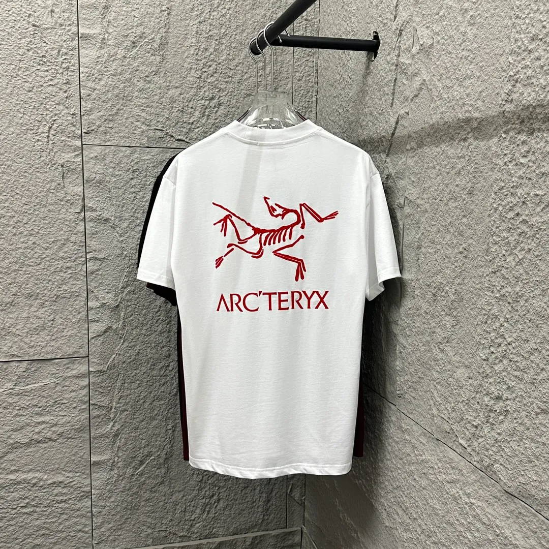 ARC'TERYX* * 2025 New Arrival Classic logo T Same Style ：Black White Size： S （90-130 ） M （120-150 ） L （140-165 ） XL （160-180 ） XXL （180 ）